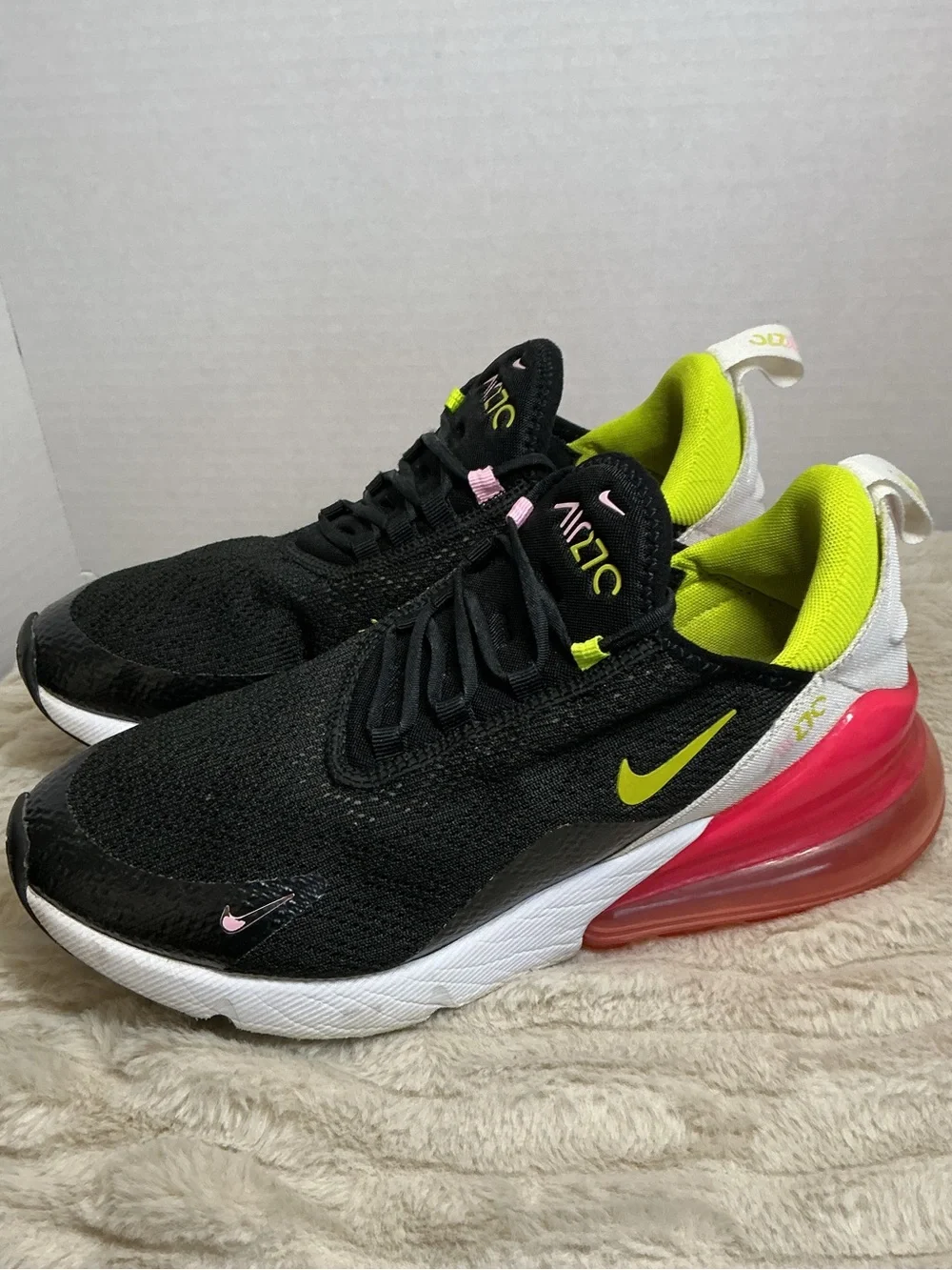 Nike Air Max 270 Women’s Size 8 Black Cyber Pink Rise Sneakers CI5770-001